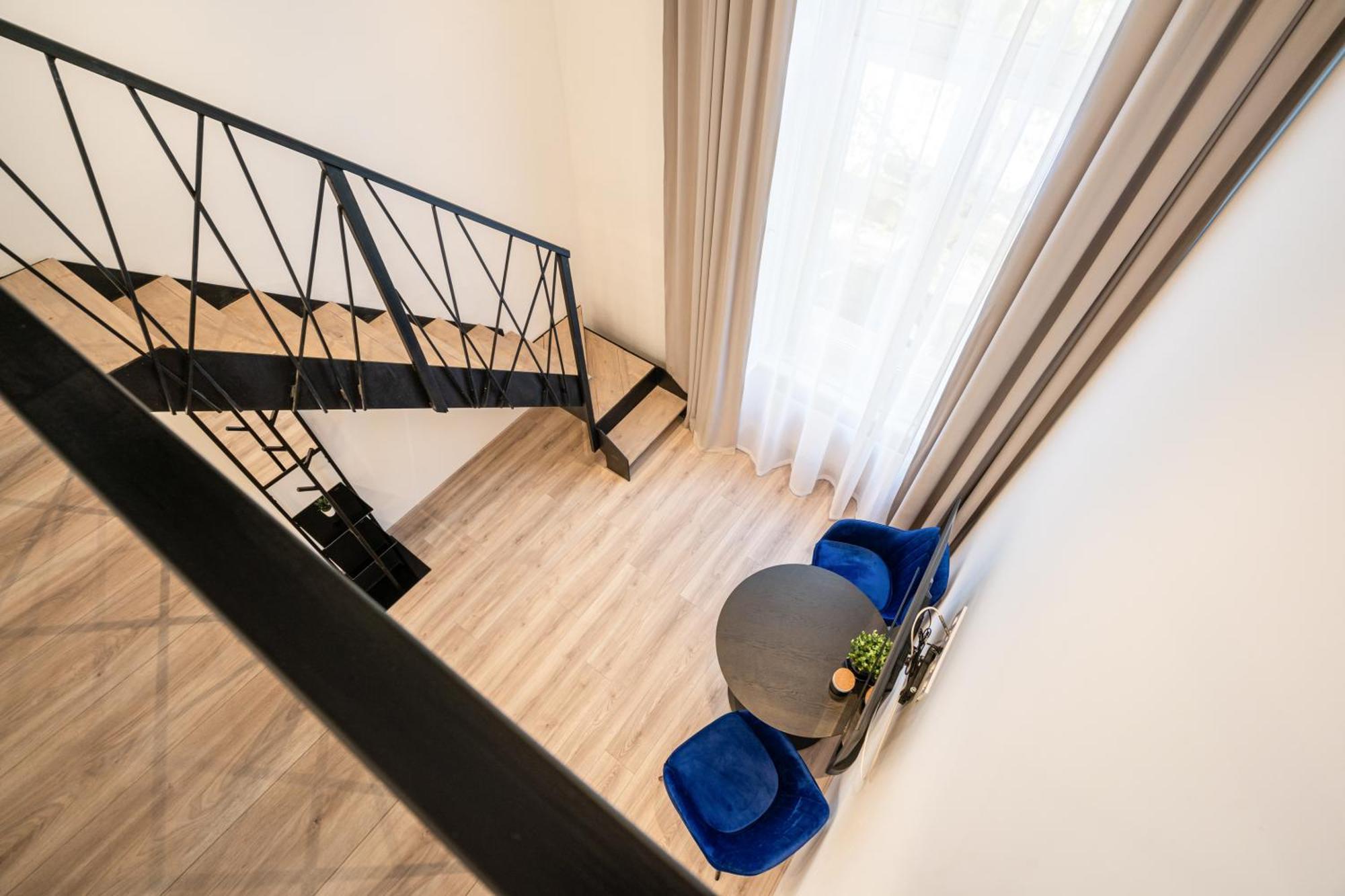 E44 - Erzsebet Boulevard - Location By Bqa Apartament *